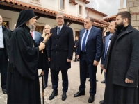 DOČEKAO GA DODIK: Vučić prisustvovao svečanosti povodom otvaranja bolnice