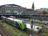 SUDANAC ZGRABIO DJEVOJKU (18) I POVUKAO JE POD VOZ U HAMBURGU: Oboje su mrtvi