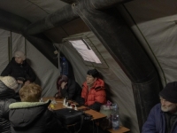 UŽASNI PRIZORI IZ UKRAJINSKE METROPOLE: Grijanja nema, temperatura se spustila na - 10, Rusi ciljano napadaju energetske objekte (FOTO)