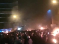 HAOS U IRANU, CURE NOVI SNIMCI DEMONSTRACIJA: Zgrada gradske uprave na sjeveru zemlje u plamenu, upetljani Amerikanci? (VIDEO)