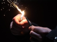 INDICENT U NOVOGODIŠNJOJ NOĆI: Ženu udario šakom u glavu nasred ulice jer mu je prigovorila zbog petardi