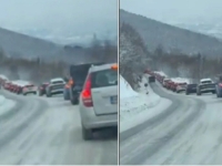 HAOS NA PUTU: Kilometarske kolone sa Bjelašnice prema Sarajevu, dodatni problem stvaraju i zatrpana vozila