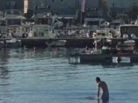 KAO USRED LJETA: Nestvaran prizor na crnogorskom primorju, hrabrim kupačima zima ništa ne može