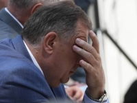 BACIO U VODU 2025. GODINU I POKLEKAO PRED USTAVNIM SUDOM BiH: Fasada Dodikove moći urušava se, a evo šta može Branko Blanuša