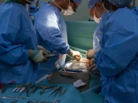PRIČA SA UKC TUZLE DIRNULA U SRCE SVE U BiH: Otac sinu donirao organ, pa mu spasio život