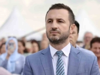 EFENDIĆ O KANDIDATU VLADAJUĆE KOALICIJE: 'Bećiroviću je podrška Trojke teret!'