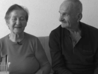 NJIHOVA LJUBAV JE NADJAČALA STRAŠNE POPLAVE: Hajriju je suprug držao sedam sati iznad vode, sad su zauvijek zajedno