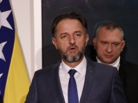 DRŽ'TE IZDAJNIKA: Dževad Mahmutović i nečista savjest Trojke