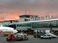 BIZARAN SLUČAJ: Muškarac preminulu suprugu u kolicima pokušao ukrcati na let