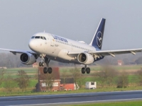 AVIOKOMPANIJA OBJAVILA NOVA PRAVILA: Prva u Evropi zabranjuje uređaje za koje kažu da predstavljaju opasnost u avionu