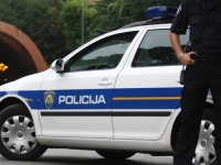 ŽENE TOTALNO POLUDILE ZA POLICIJSKIM SLUŽBENIKOM: 'Gdje ovaj gospodin zaustavlja?'