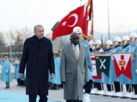 INCIDENT U ANKARI: Predsjednik Nigerije pao na prijemu tokom posjete Turskoj (VIDEO)