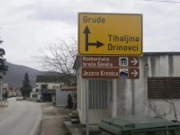 MALI HEROJI: Petero dječaka spasili muškarca iz jame