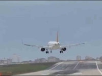 PRIZORI UŽASA U TURSKOJ: Avion se počeo spuštati na pistu a onda je uslijedila VELIKA DRAMA... (VIDEO)