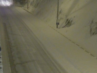 SNIJEŽNI HAOS U HRVATSKOJ: Problemi na putevima, zameteni gradovi, očekuje se da padne još pola metra