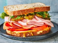 KARDIOLOZI UPOZORAVAJU: Mnogi ovo jedu svakodnevno, a najnezdravija je hrana za srce