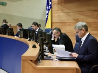 'SB' U PREDSTAVNIČKOM DOMU PS BiH: Sa dnevnog reda povučene izmjene i dopune Zakona o policijskim službenicima BiH, nema ministara na sjednici... (FOTO)