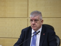 OPOZICIJA PITANJIMA 'REŠETA' VLAST: Je li FBiH izgubila 13 hiljada radnih mjesta, kako su se prodavali stanovi u vlasništvu Zavoda PIO? (FOTO)