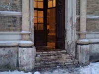 U PRITVORU JE: Novosađanka (25) zapalila vrata katoličke crkve