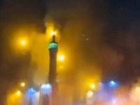 DRAMATIČNO U IRANU: Nasilje je eskaliralo, zapaljena velika džamija... (VIDEO)