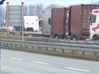 DRŽAVA PRED KOLAPSOM: Kamioni ostaju na granicama, privreda gubi milione – 'Brisel nas laže' (VIDEO)