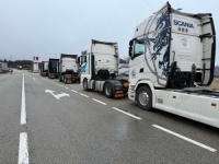 POČELI PROTESTI PREVOZNIKA U REGIONU: Kamioni na saobraćajnicama...