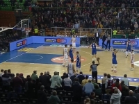 LUDNICA U ZETRI: Pogledajte potez koji je prelomio utakmicu i raspametio publiku na tribinama...