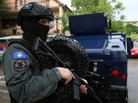 HAOS NA KOSOVU: U sjevernom dijelu Mitrovice zaplijenjene ogromne količine oružja, čuvane u napuštenoj kući