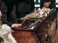 UŽAS NA GROBLJU: Mrtve ukopavali na pogrešnim mjestima, naplaćivali sahrane za žive ljude