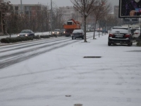 HERCEGOVINA U BIJELOM: Snijeg pao u Mostaru, na ulicama primjetan...