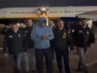 BEZ CIPELA, S LISICAMA NA RUKAMA: Procurile prve snimke Nicolasa Madura u američkoj vojnoj bazi...