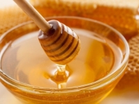 NEMOJTE GA KONZUMIRATI DOK OVO NE PROČITATE: Med nije zdrav za sve, provjerite jeste li na listi