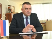 MINIĆ VRIJEĐA SOPSTVENI NAROD: 'Samo mi glupi Srbi trebamo...'