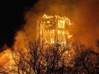 UŽAS NA NOVOGODIŠNJE JUTRO: Vatra progutala simbol grada - crkvu staru 150 godina (FOTO, VIDEO)