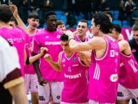 VEČERAŠNJI BOSNIN PROTIVNIK PROŠAO KROZ PRAVU DRAMU: Avion se vratio nazad za Beograd, do Sarajeva morali autobusom