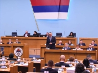 BURNO U BANJOJ LUCI: Posjebna sjednica Narodne skupštine Republike Srpske, glasanje o...