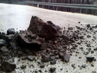 UPOZORENJE VOZAČIMA: Učestali odroni na cestama u BiH, vozite pažljivo na ovim dionicama