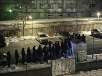 NESVAKIDAŠNJE SCENE U BLIZINI BiH: Radnici Kliničkog centra satima prije posla bore se za parking