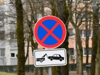 GRAĐANI U BH. SUSJEDSTVU SE HVATAJU ZA GLAVU: Pauk odnio 100 vozila zbog nepropisnog parkiranja, stotine eura kazne