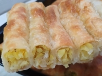 BRŽE NE MOŽE: Danas pravimo pitu krompirušu od gotove jufke, i ne zaboravite jogurt...