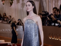 SPEKTAKL NA CRVENOM TEPIHU: Mlada glumica pomela konkurenciju u haljini od 800.000 perlica (FOTO)