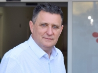 SNSD NIJE NI SPOMENUO: Vlado Đajić djeci podijelio 4.000 paketića (VIDEO)