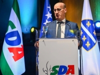 RAMIZ SALKIĆ UZBURKAO JAVNOST:  'Širenje narativa da su Bošnjaci prijetnja hrišćanima u Bosni i Hercegovini dio je...'