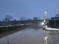 OBILNE PADAVINE DONIJELE PROBLEME: Izlila se Bosna, zatvoren put (VIDEO)