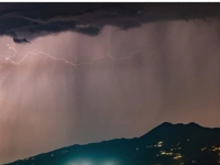 NEVRIJEME U HRVATSKOJ: Otoci potpuno odsiječeni od obale, trajekti ne mogu na more