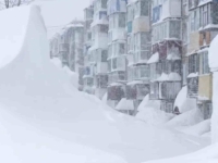 STRAVIČNI PRIZORI: Ljudi živi zatrpani pod snijegom (VIDEO)