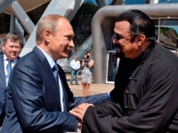PUTINOV OMILJENI AMERIČKI GLUMAC: Steven Seagal prodaje raskošnu vilu u Moskvi, pogledajte kako izgleda unutra...