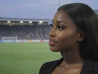 U TOKU JE AFRIČKI KUP ALI NIKO NE PRIČA O IGRAČIMA: Atraktivna crnokosa voditeljica zaludjela je cijeli svijet! (FOTO/