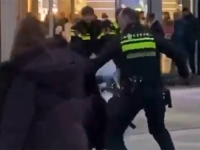 NAKON ŠTO JE PROCURIO ŠOKANTAN VIDEO: Otkriveni detalji skandala u Nizozemskoj, muslimanke na koje je nasrnuo policajac su...