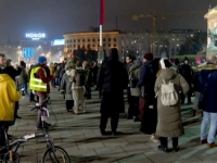 POČELO OKUPLJANJE ISPRED SKUPŠTINE SRBIJE: 'Ovo je institucija na koju treba vršiti pritisak konstantno' (VIDEO)